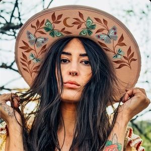 New Luna Bloom hand painted Dolly pink peach beige felt flat brim hat Stetson